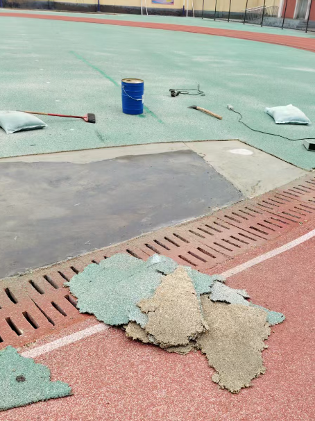 沙坪坝球场翻新维修补、球场翻新修补改造